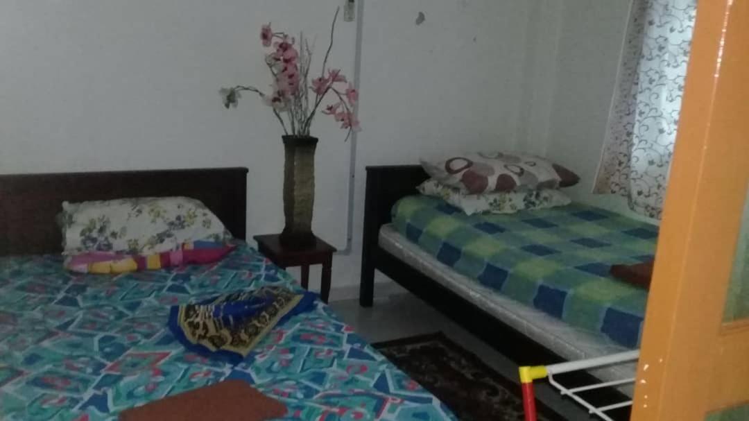 Homestay Dayani Musleem Порт-Диксон Экстерьер фото